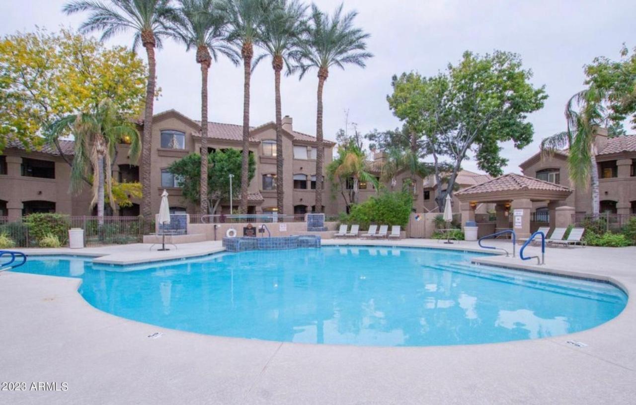 Elegant Scottsdale Condo - Newly Refurbished Ground Floor Unit Exterior photo